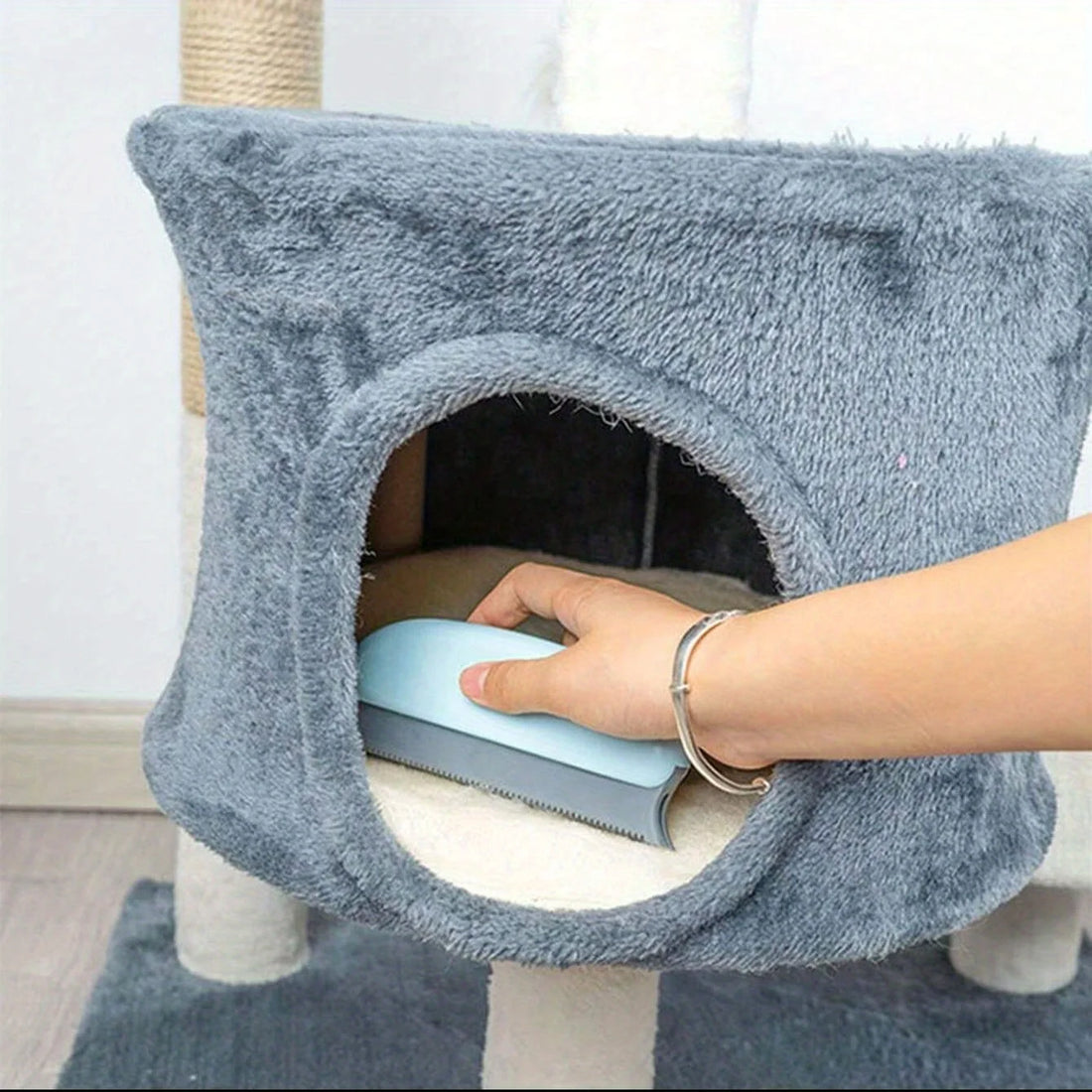 Ecoshyne Pet Deshedding & Hair Remover Brush